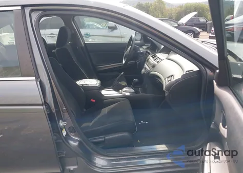 2009 Honda Accord 2.4 Ex from USA, damaged, VIN 1HGCP26719A106135